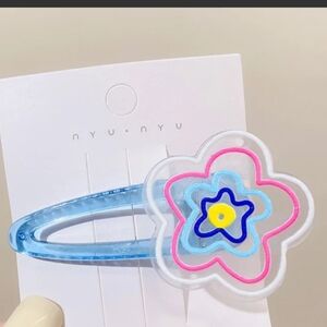 Blue Flower Barrettes‎ NEW